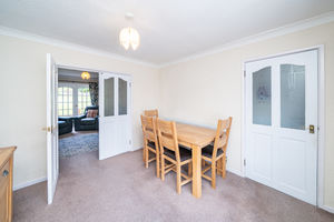 dining room- click for photo gallery